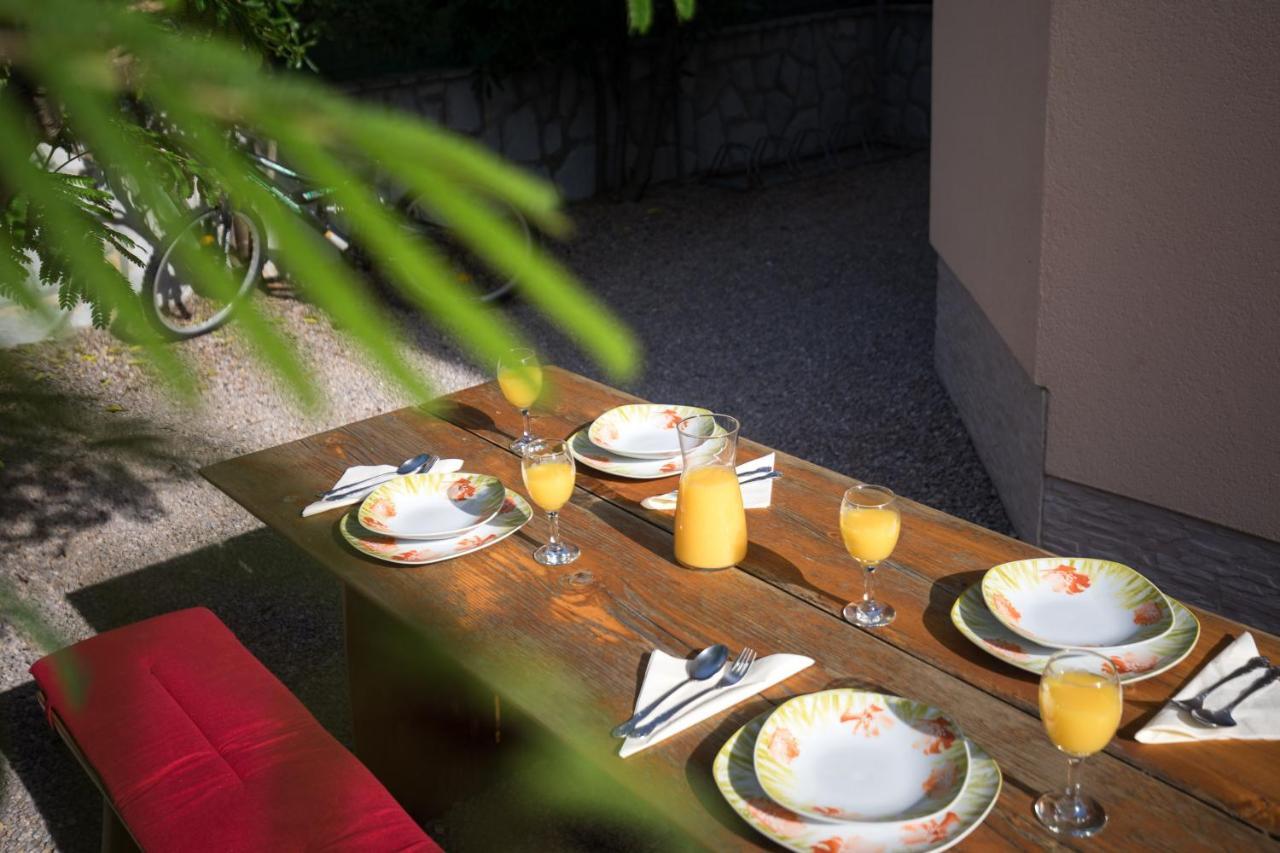 Apartments Mirjana * Central Location And Close To Beach Punat Kültér fotó